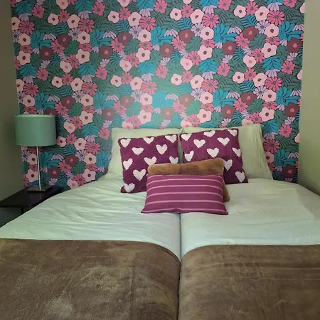 別荘 Bosnest De Specht, Knus Boshuisje Met Privetuin In Nabij Veluwepark *