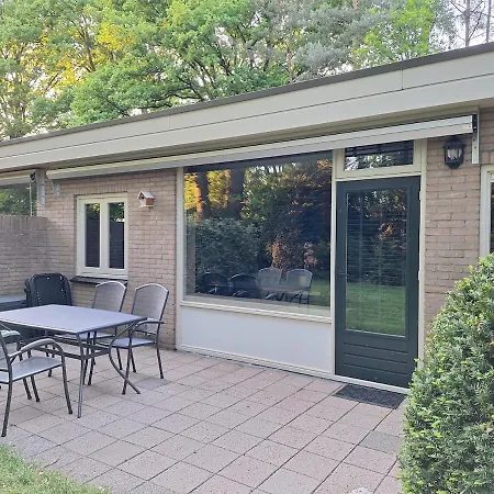 Bosnest De Specht, Knus Boshuisje Met Privetuin In Nabij Veluwepark 別荘