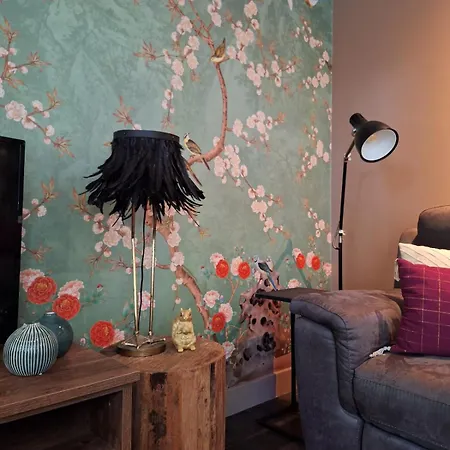 別荘 Bosnest De Specht, Knus Boshuisje Met Privetuin In Nabij Veluwepark *